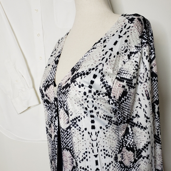 LARGE LEFT NWT Snake Skin Cardigan Open Long - Picture 6 of 14